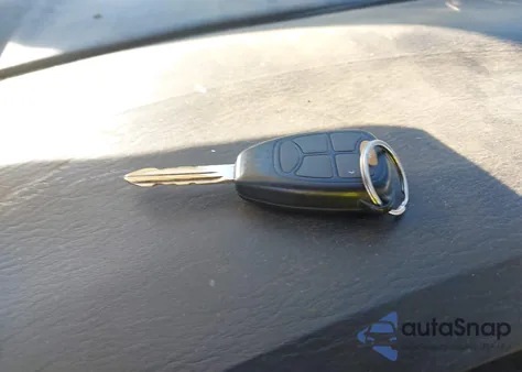 2005 Chrysler Town & Country Limited из США, поврежденный, VIN 2C8GP64L25R548143